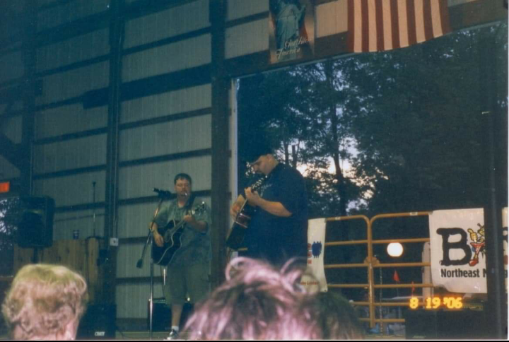 Fifth_Evolution's tweet photo. The start of MacLaren Brennan/Fifth Evolution. The very first Show. Ogemaw County Fair, August 19, 2006.
#fifthevolution #indieartist #festivals #davidmaclaren #brianlombard #jeffmoulton #brentjackson #jessebrennan https://t.co/uMpCmnIYVo