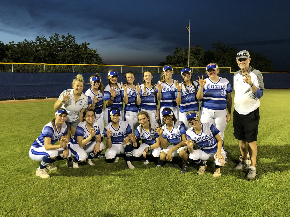 BleedBlueSB's tweet photo. Lady Vikes win 14-1 over Dunne. Area champs. Next stop Regionals on Thursday at 7:00 at Irving High School. 💙🥎💙 #playfor15 #roadtostate https://t.co/uaQfQtA6t7