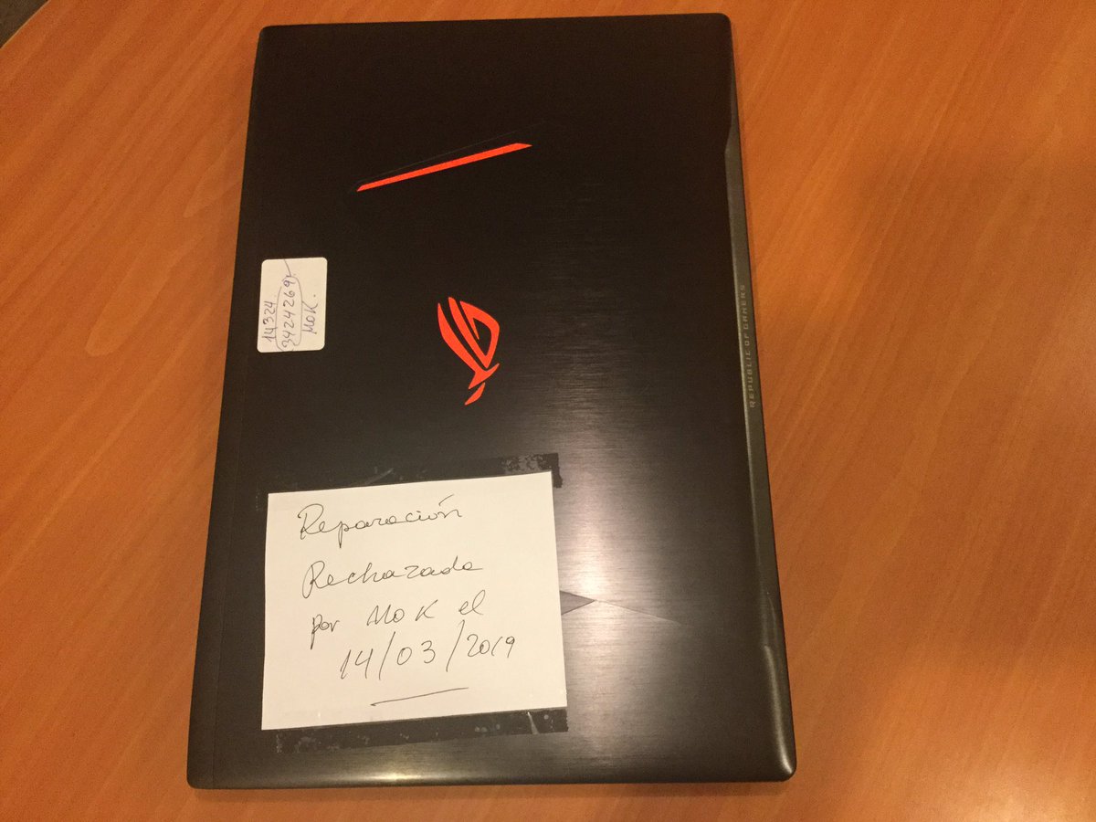manugutierrezco's tweet photo. Joven egresada de arquitectura necesita apoyo para que @ASUS responda por Notebook con falla en bisagras. Es su herramienta de trabajo y multitienda Paris @CencosudChile rechazó garantías x “mal uso”.
Apoya con un RT, please

@ASUS_ib @conadecus @dearquitectos @Censelio @MVMNews https://t.co/gH9GkelmV2