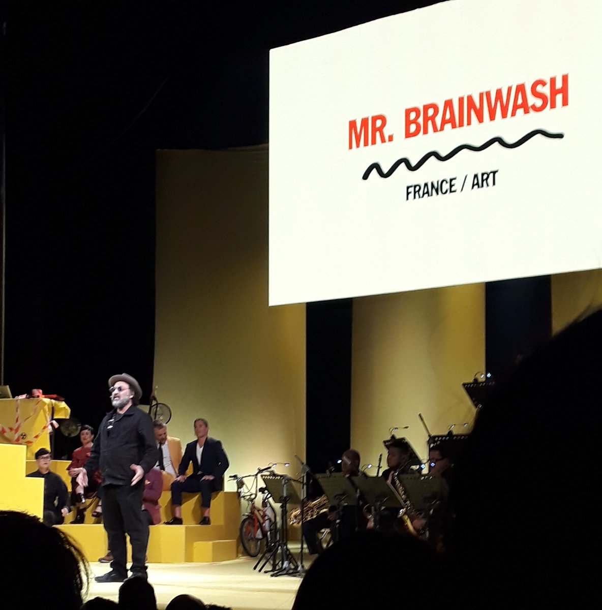 ecolanamx's tweet image. Mr. Brainwash en su presentación #WhatDesignCanDo #WDCDMX