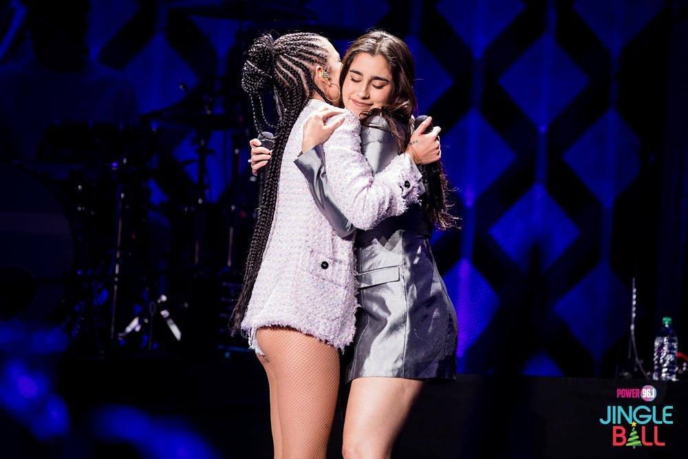 AttackJaguar's tweet photo. A cantora @halsey foi indicada na categoria "hit global", vamos ajudar a fada? Usem as seguintes tags para votar pelo twitter #PremiosMTVMIAW #MTVLAHITGLWITHOUTME
link para votar pelo site: https://t.co/ZadEcu8T2U https://t.co/vJvVDTdVq8