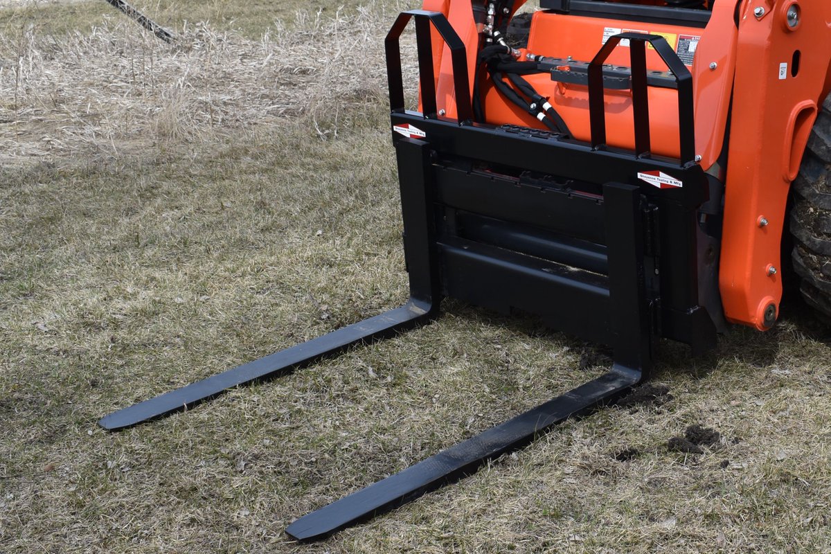 SheyenneTool's tweet photo. Check out our new Walk Through Pallet Fork! #palletforks https://t.co/cGhHRwbGOn