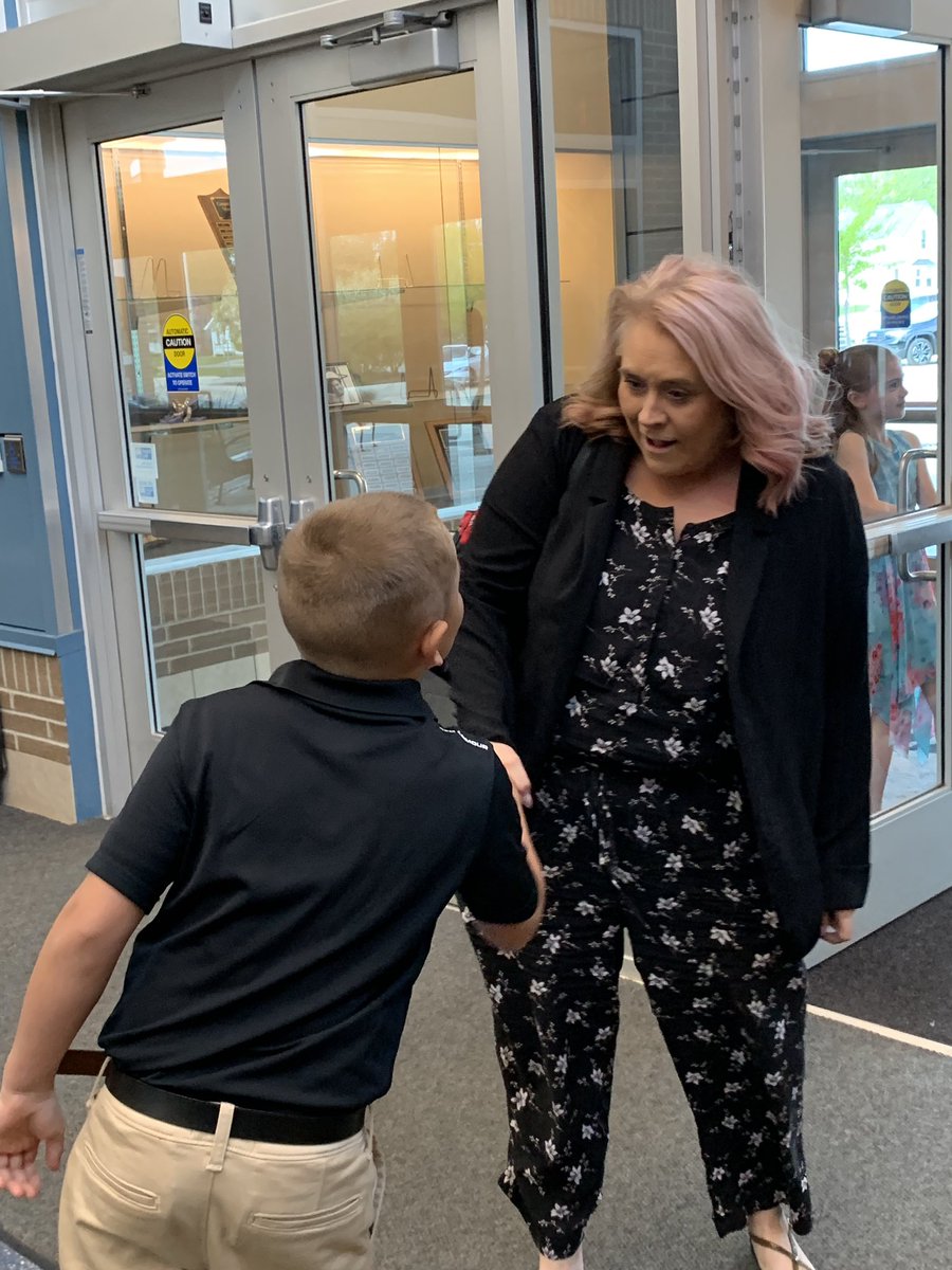 Strohscher2nd's tweet photo. These leaders talked to the school board about all the wonderful things we are doing as a ‘Leader in Me’ school at Whittier.  I’m so proud of them! #TrojanTrue https://t.co/jZvgfCAgi4