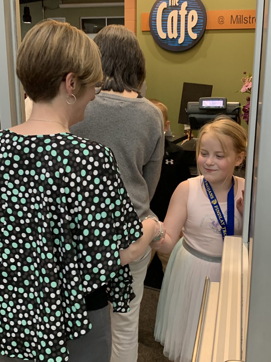 Strohscher2nd's tweet photo. These leaders talked to the school board about all the wonderful things we are doing as a ‘Leader in Me’ school at Whittier.  I’m so proud of them! #TrojanTrue https://t.co/jZvgfCAgi4