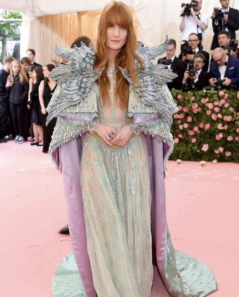 realVincentLaw's tweet photo. @LeahVanLoon @designertweets Florence Welch tho https://t.co/L9vkzo2DYp