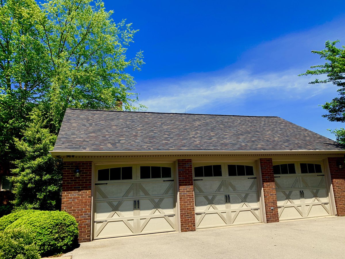 bigblueroofing's tweet photo. Here is our latest completed project #owenscorningshingles #durationdesigner #blacksable #surenail #owenscorningroofing #bbn https://t.co/nzUh39Vnxv