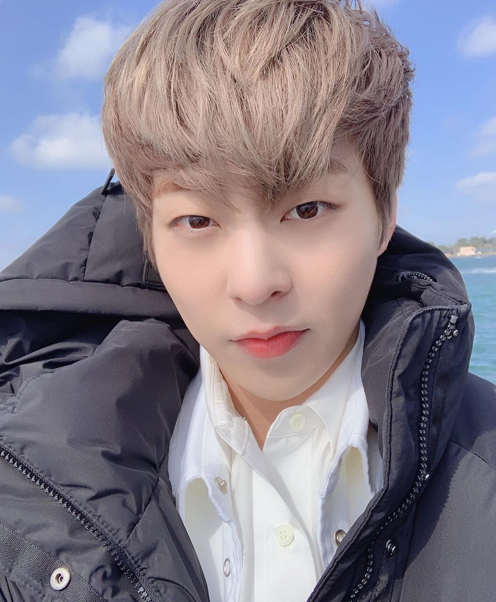 wesso_l's tweet photo. 😭😭😭😭💔💔💔💔
#XIUMIN_always_you https://t.co/m8omzPH3AU