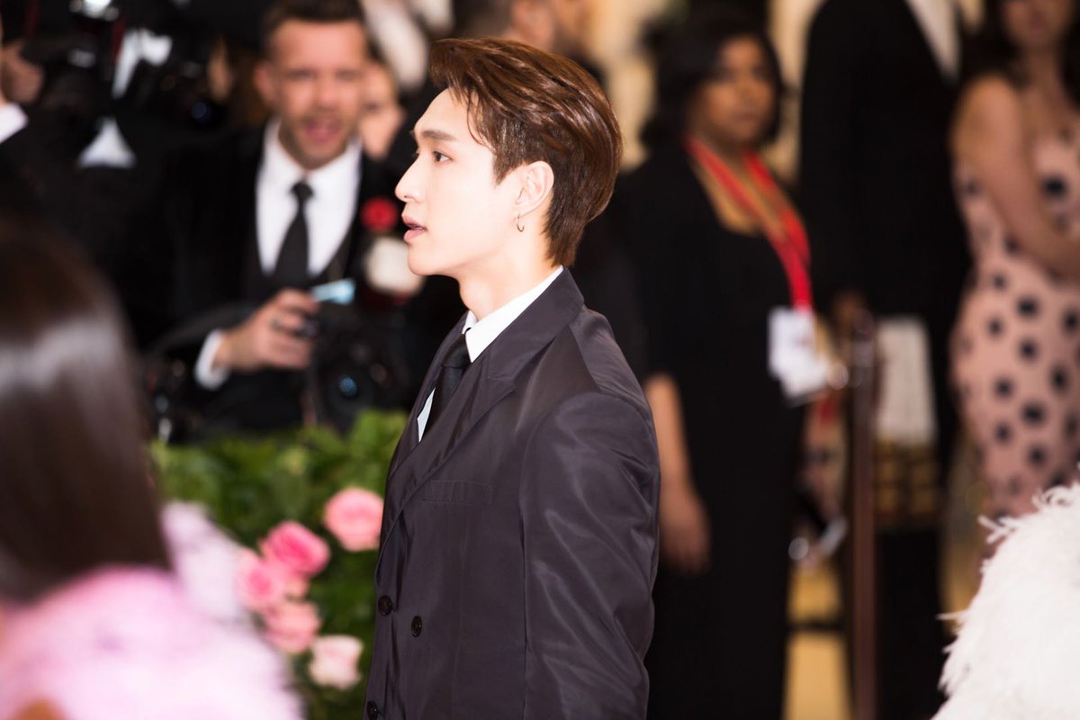 Our handsome <a href="/layzhang/">Lay Zhang</a> walking the red carpet! #LayZhangMetGala
#MetGala
#MetGala2019
