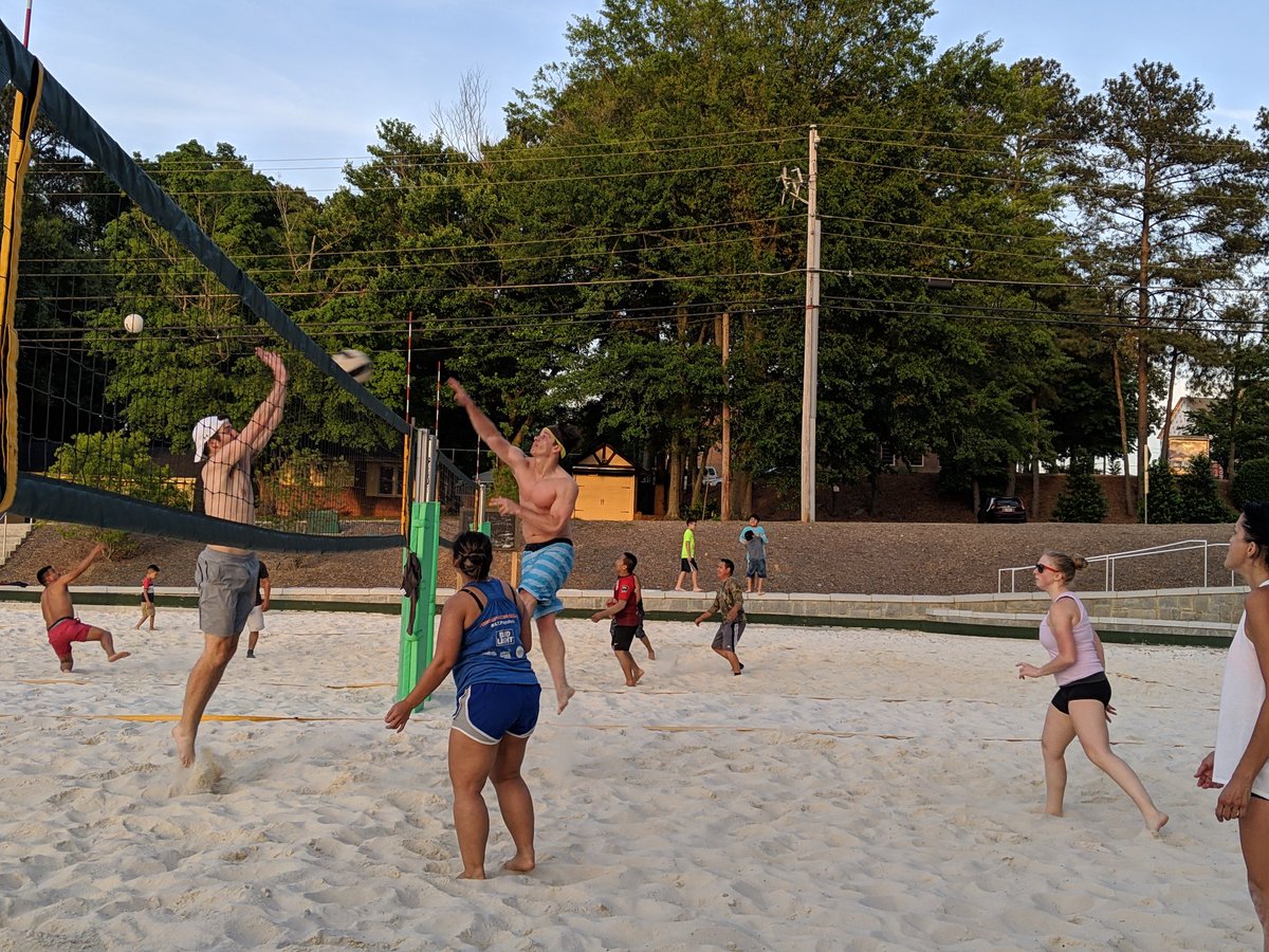fusionsportsatl's tweet photo. Monday Coed B volleyball action! 🏐🏐 #Bro-livia #BriansAngels #ATLPlaysHere #sandvolleyball #socialsports #atlantaisnow #chooseatl #weloveatl https://t.co/IbzcQfNixm