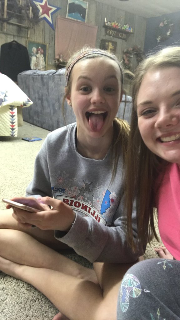 Court_715's tweet photo. Happy 17th Birthday @presley_kay12!! I love you so much!😘 https://t.co/HkgWihWH9b