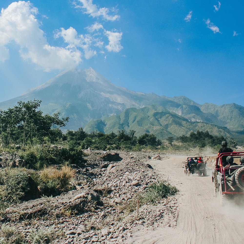Padiciti's tweet photo. Ada yang pernah berlibur di Gunung Kidul, Yogyakarta yang keren ini? #ExploreIndonesia😍 https://t.co/QhYjIUfa7i