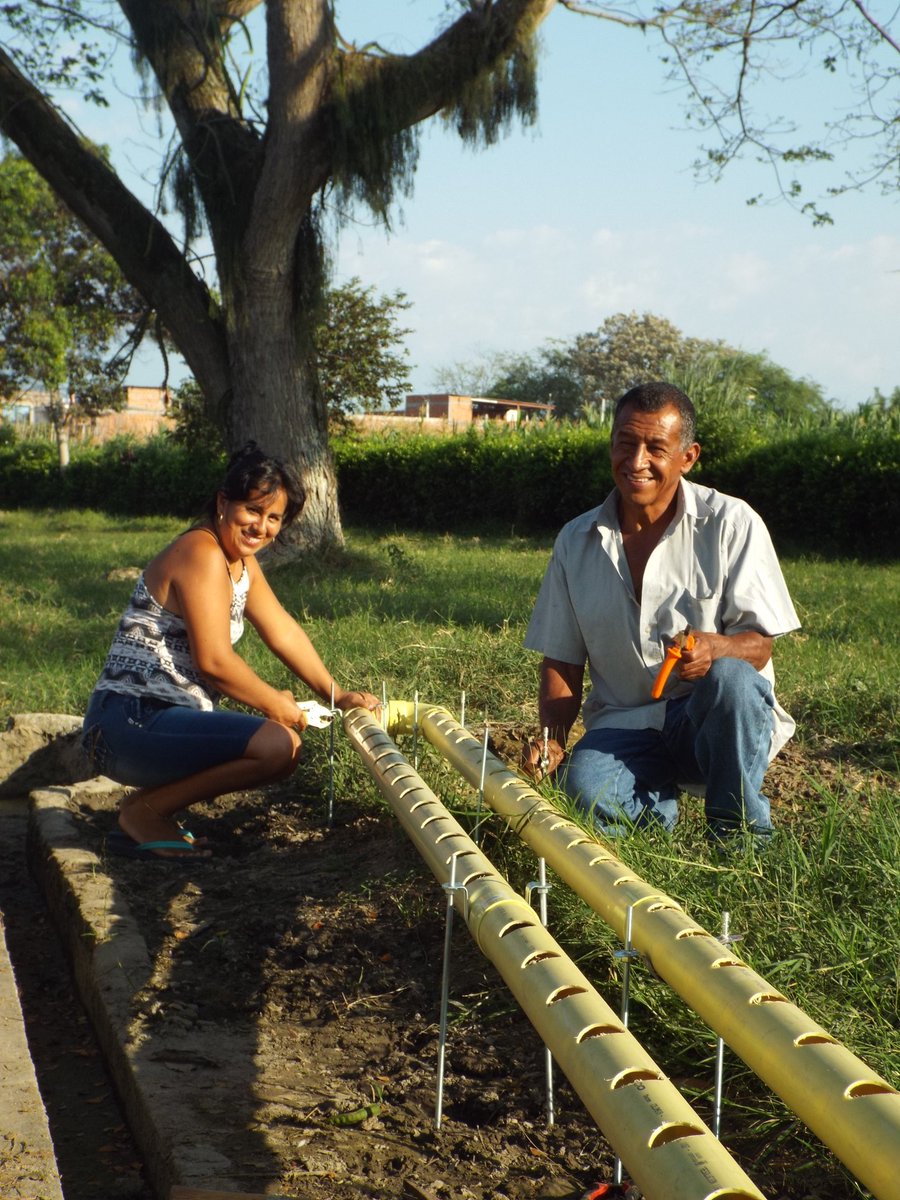 BiotorColombia's tweet photo. Vamos a rehacer la forma de producir y comercializar los alimentos en Colombia. El momento es de ellos.
#AguanteAlAgroColombiano https://t.co/QzMeqxuhrZ