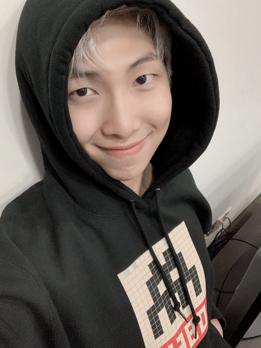 aiinhu's tweet photo. You gave me the best of me
So you'll give you the best of you ~~
@BTS_twt
#ARMYSelcaDay
#SUGAstan #RMstan
#Yoongistan #Namjoonstan https://t.co/lXm0SU1Mme