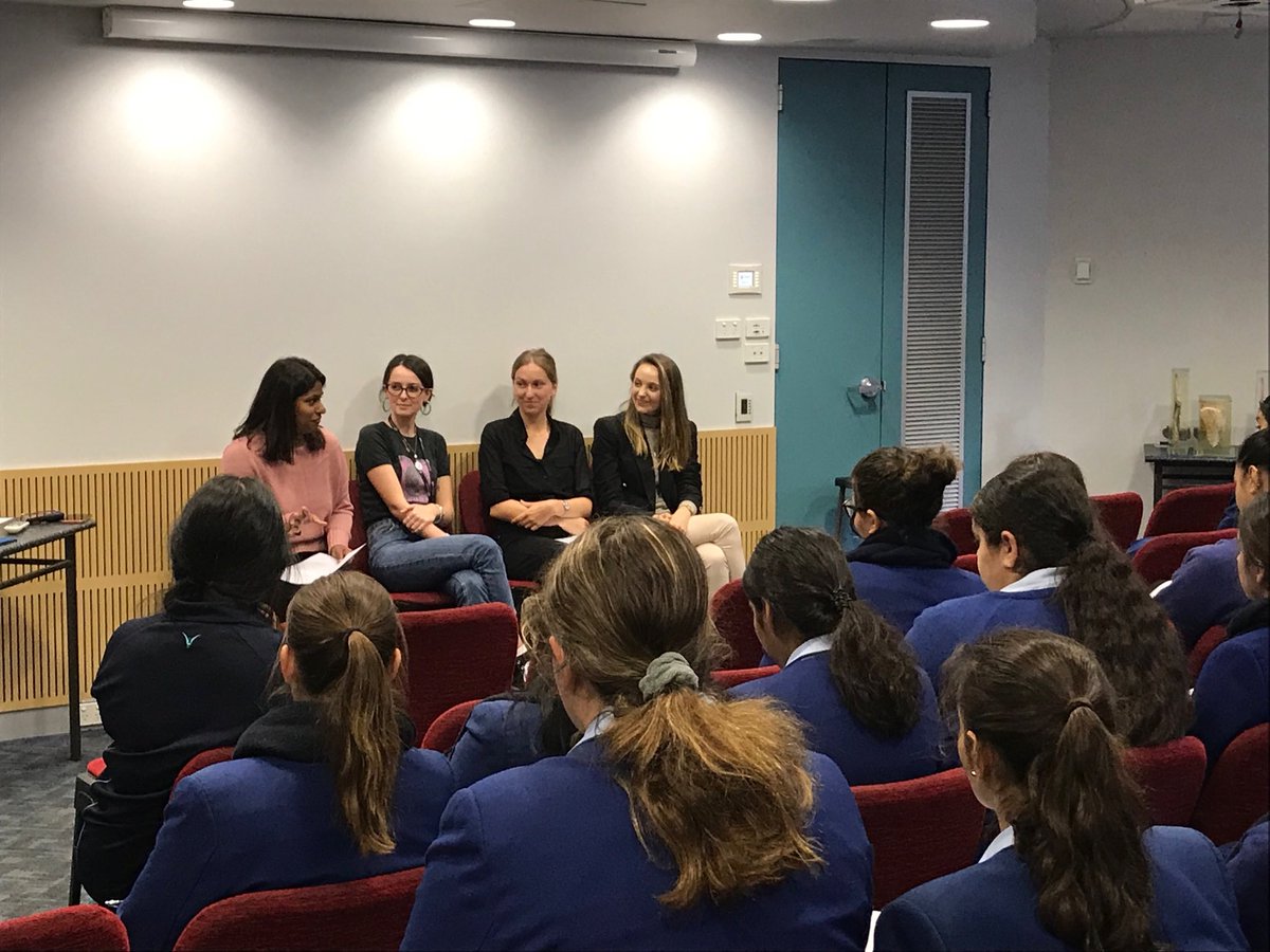 ⁦<a href="/DayofImmunology/">Day of Immunology</a>⁩ a bit late but still lots of fun!4 phd students telling the story of their lives and research in immunology  to high school girls