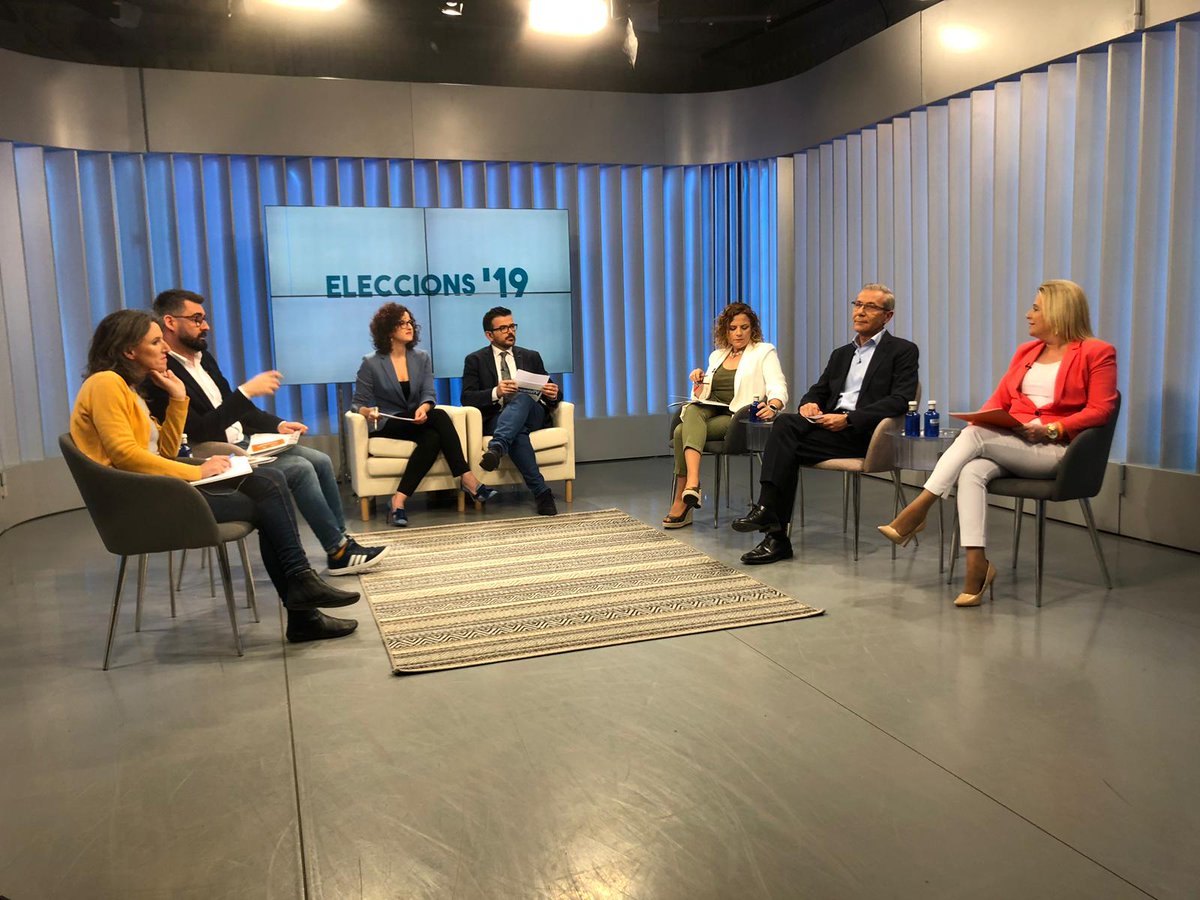 Levante_TV's tweet image. 📺A la carta | Si anit no vau veure el debat de Cultura Festiva amb els representants de cada partit vos deixem el programa al nostre web 👇👇
alacarta.levantetv.es/media/especial…

#Eleccions19 #SomLevanteTV