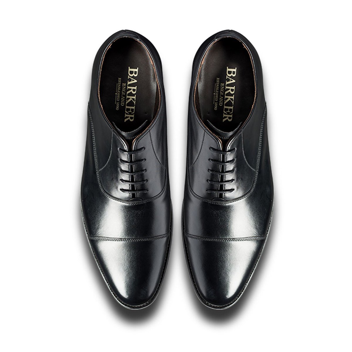UNMUTE_URSELF's tweet photo. Itโs Tuesday, #Shoefam! The week is not half done yet; with DUXFORD, youโre sure to have a storming end to it. Shop here => https://t.co/j3BuUpUyWi #igaspofficial #barkershoesltd #toecaptuesday #gentstyle #menfashionstyle https://t.co/X19lpL55he