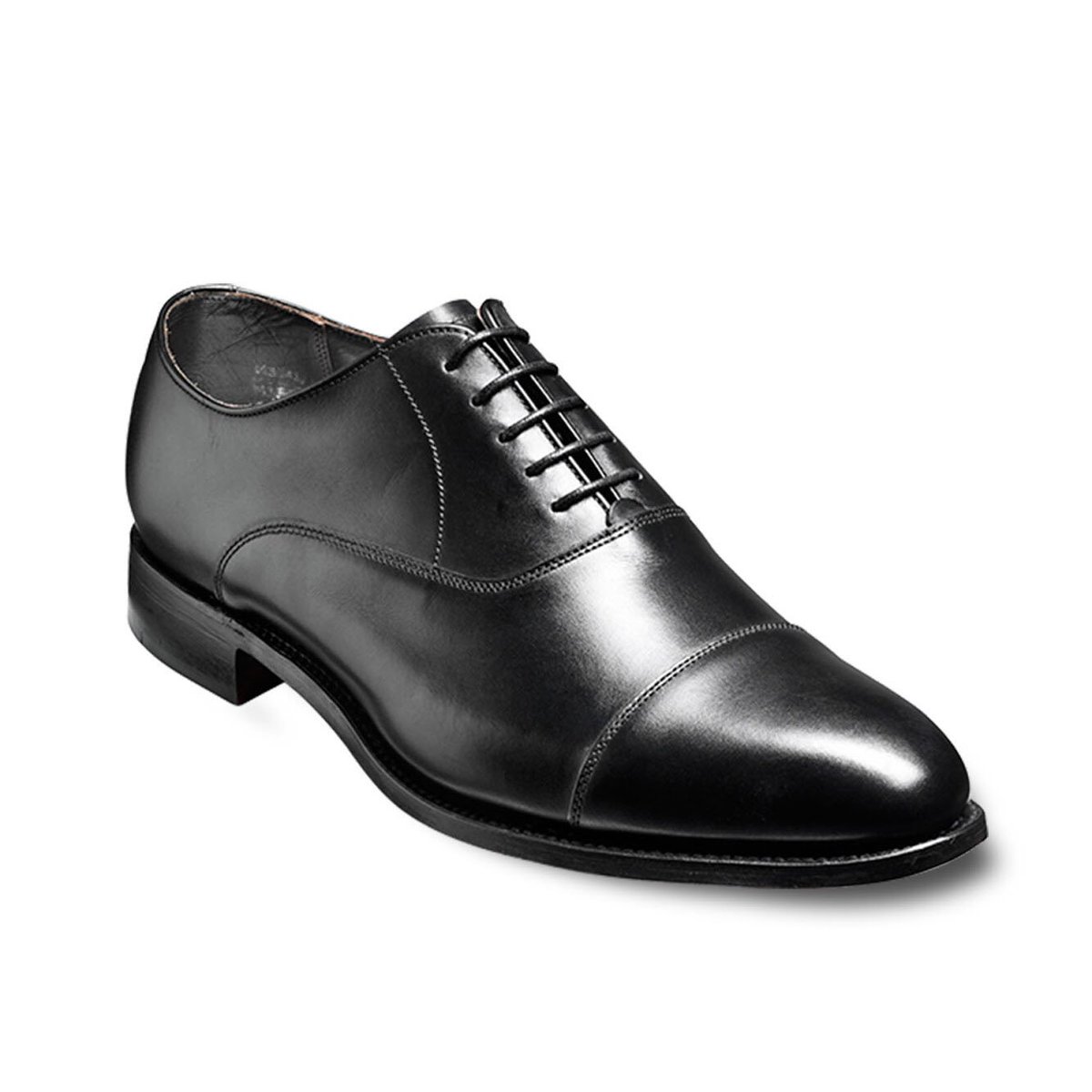 UNMUTE_URSELF's tweet photo. Itโs Tuesday, #Shoefam! The week is not half done yet; with DUXFORD, youโre sure to have a storming end to it. Shop here => https://t.co/j3BuUpUyWi #igaspofficial #barkershoesltd #toecaptuesday #gentstyle #menfashionstyle https://t.co/X19lpL55he