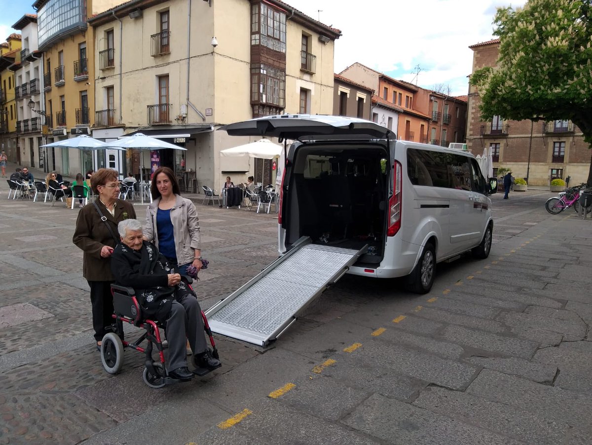 RADIOTAXILEON's tweet photo. Continuamos aumentando nuestra flota con taxis de gran capacidad adaptados para personas con movilidad reducida. https://t.co/HDL6ja9xvn