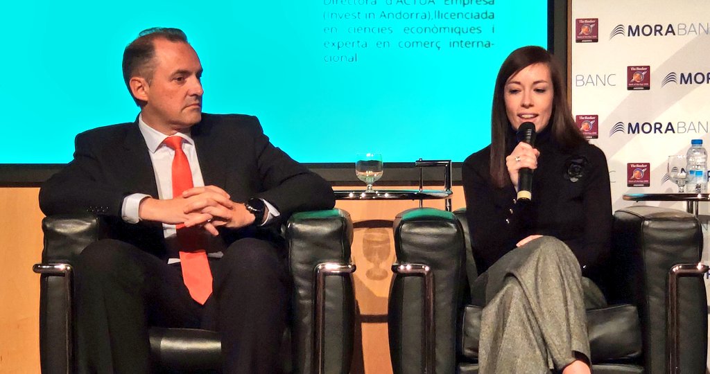 MoraBanc's tweet photo. Bárbara Queizan @MoraBanc  
Cal integrar la cultura digital a l'empresa , conèixer als clients. Necessitats i Canals i maneres de donar resposta en una época digital.
#CostumerExperience #indexmaduresadigital19 https://t.co/U6JReLg25R