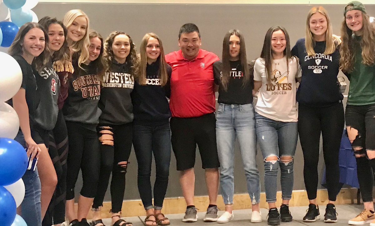 AIR_1S's tweet photo. Thank you for allowing me to be a part of your lives! So many fun mems with you all. So proud of all of your hard work, sacrifice and dedication that has given you the privilege to study and play at the next level. Can’t wait to see what the future holds for you all!  ✌️Out 2019 https://t.co/DyrvGQWrWc