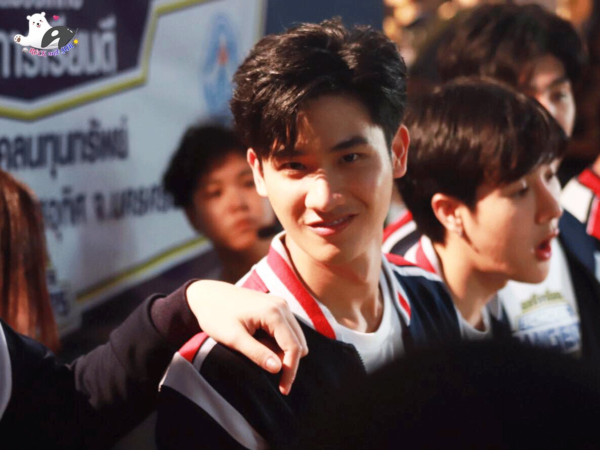 ShinningSun20's tweet photo. Oh God!! I like that kind of his face expression so much.🤗🤟
@Tawan_V
#Tawan_v #badboystyle #manly
#handsome #Savage #polca #villager https://t.co/2WjfC4jkIa