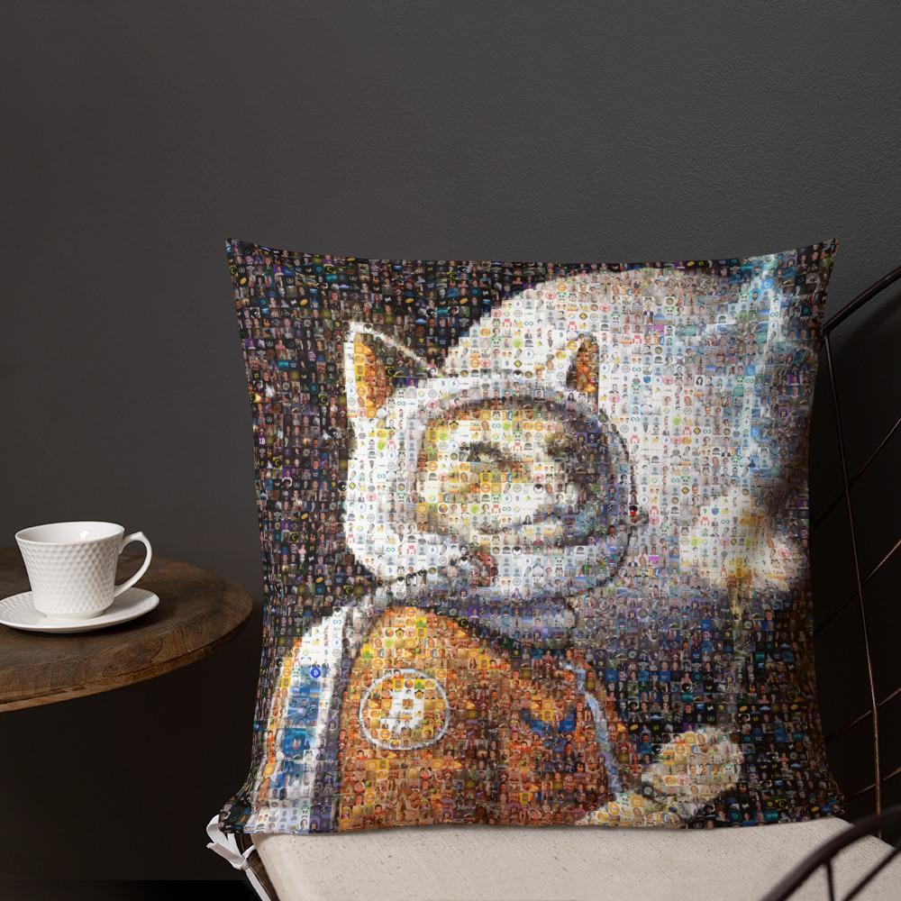 BitcoinErrorLog's tweet photo. ⚡️Today, I'm removing FOUR items from the #WeAreAllHodlonaut collection. ALL items will be removed Thursday afternoon. This is your last chance to buy these items to benefit @hodlonaut's legal defense. 
🛒Shop the whole collection here: https://t.co/ebTc9vbOHD https://t.co/Kyx41T5rlU