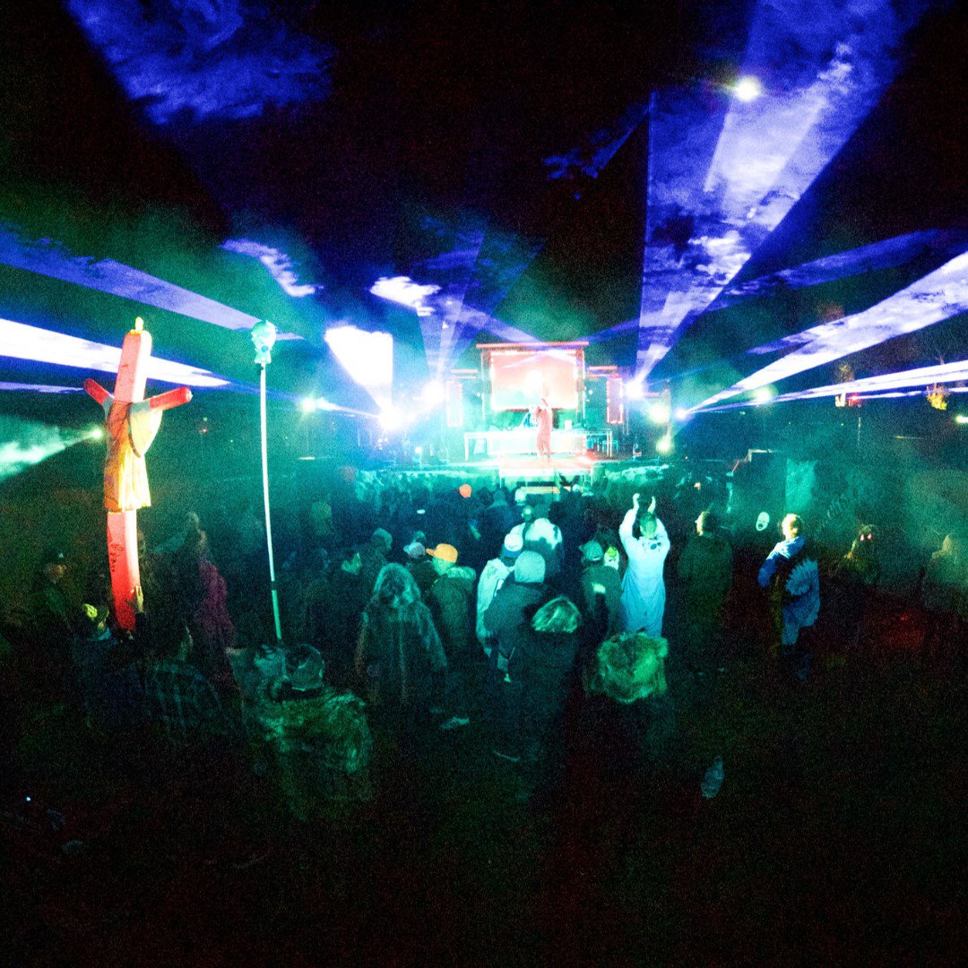 camp_event's tweet photo. That Moment you Felt the BASS Drop 🔈🔉🔊 ▶️Moments ⏸️Memories #CAMPTRiPOASIS2019 
#bass #desertfestival #art #comedy #music https://t.co/q7mnMyF9Ld