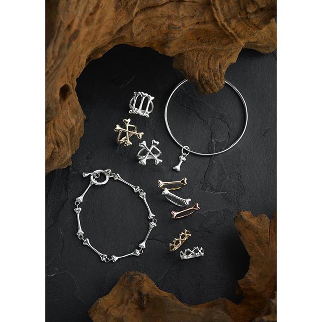 bloodymarymetal's tweet photo. B o n e I d o l 💀 We've got all the bones! Triple Bones, Crossbones, Lonely Bone, Crypt, Little Bones & a bone charm on a Personalised Bangle - Take your pick! If it's gold you're after and we've not got it in stock just pop us an email! #BmmClassics https://t.co/wl7bJztHhe https://t.co/WSlIQWcf18