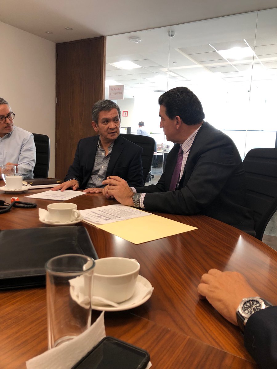 RubenGMA's tweet photo. Grata reunión con el Subsrio de Semarnat Sergio Sánchez para exponer la agenda Ambiental de La Paz: Nuevo POEL 2019; Rescate de Manglares Ramsar; el Mapa Ambiental de La Paz; el Programa Desplastificate en La Paz! De todo tuvimos respuesta y compromiso.! ⁦@SEMARNAT_mx⁩ https://t.co/Q8EPaG1JiK