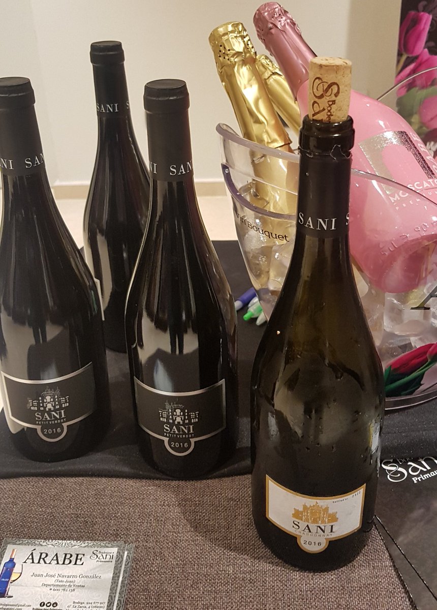 VinoComplutense's tweet photo. Desde Extremadura @BodegasSani en @FoodBikesFest en #Madrid. Un lugar especial de encuentros para descubrir un Chardonnay y una Petit Verdot de la mano de Manuel Cordero
#vino #winelover #gourmet 
@Laura_GastroN @LaGastroNonnita @gastro_nonita https://t.co/TmfWTBaVCe