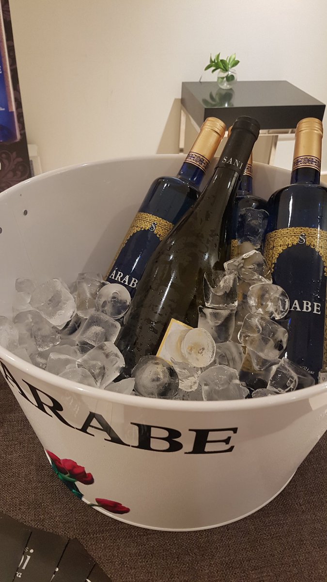 Desde Extremadura <a href="/BodegasSani/">Bodegas Sani</a> en <a href="/FoodBikesFest/">FOOD BIKES FESTIVAL</a> en #Madrid. Un lugar especial de encuentros para descubrir un Chardonnay y una Petit Verdot de la mano de Manuel Cordero
#vino #winelover #gourmet 
@Laura_GastroN @LaGastroNonnita <a href="/gastro_nonita/">GastroNonita</a>