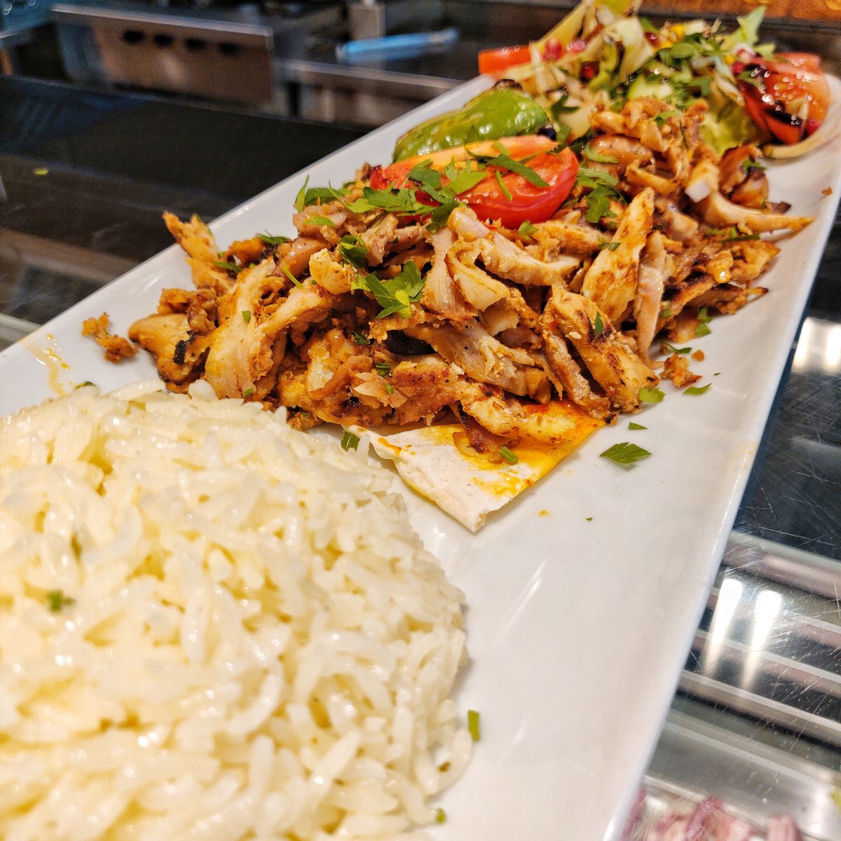 Let's make it a good one! 💪🏻

It may be the first day back at work but there is no excuse not to treat yourself 😏

Join us from 12pm today!