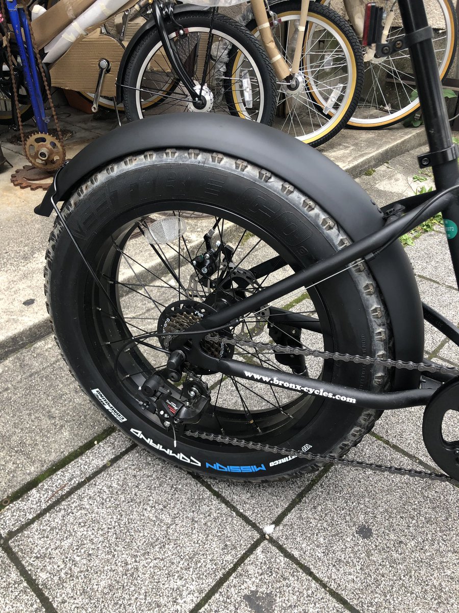 Maruhachi Cycle Bronxdd フェンダー取り付け 変速用フェンダーはフェンダー無し用と比べると ちょい長めです 名古屋市北区 マルハチサイクル ファットバイク ブロンクス Bronx