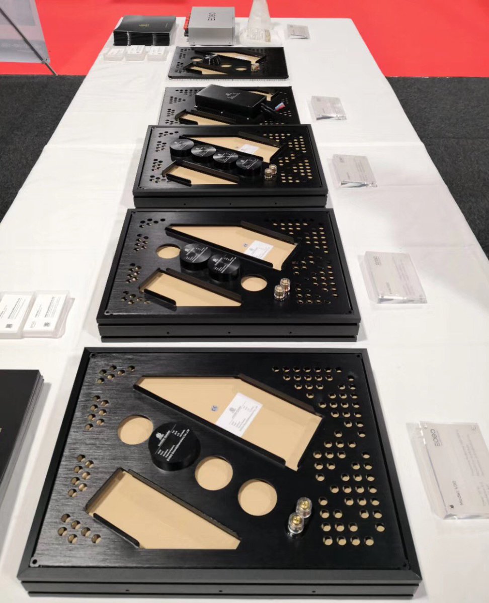 A new case. __EOGO Invisible Speaker.