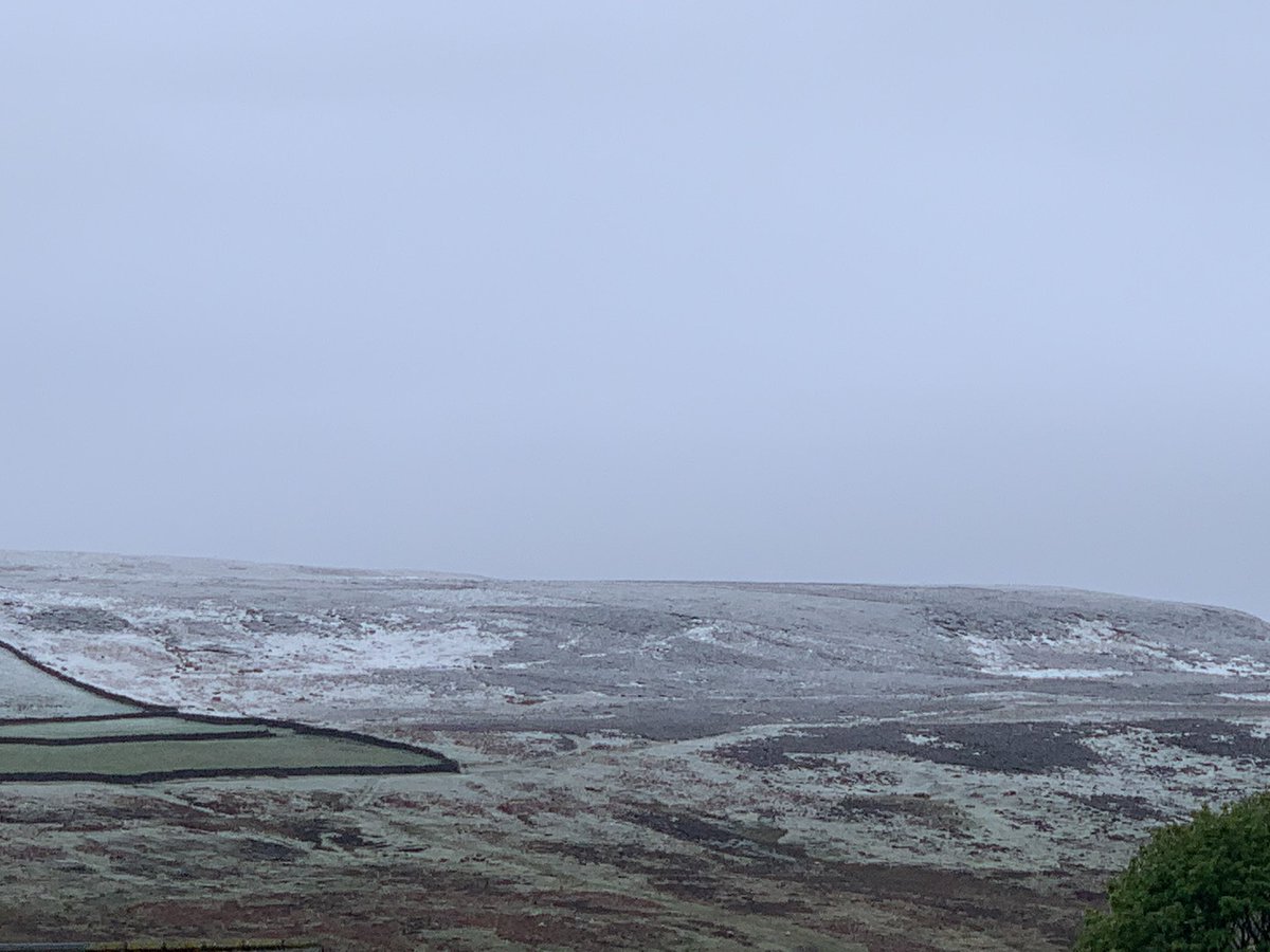 Good morning yes it’s the 7th of May !!! Happy cycling #snow #cycling #beautiful @NorthPennAONB