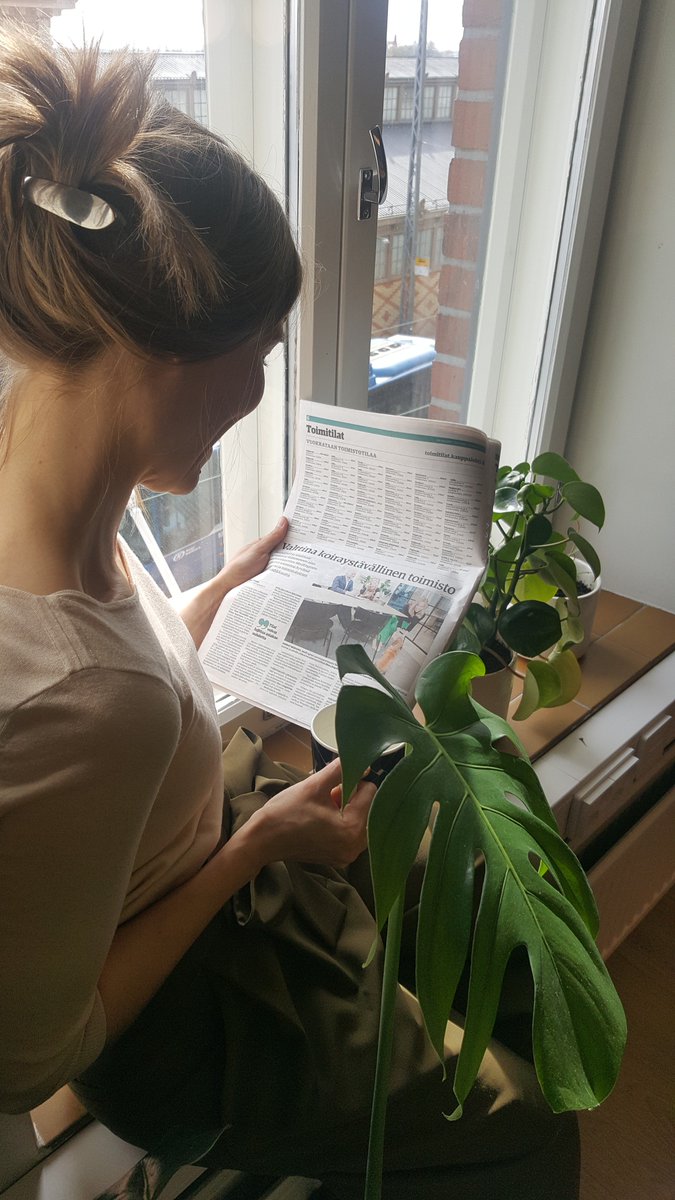 MedEngineAgency's tweet photo. Kauppalehden juttu koiraystävällisestä toimistostamme ilmestyi tänään! Nelijalkaiset ystävämme ovat aina tervetulleita kylään😊🐶 #toimistokoira #officedog #MedEngine @KauppalehtiFi https://t.co/XysjE3nrnr