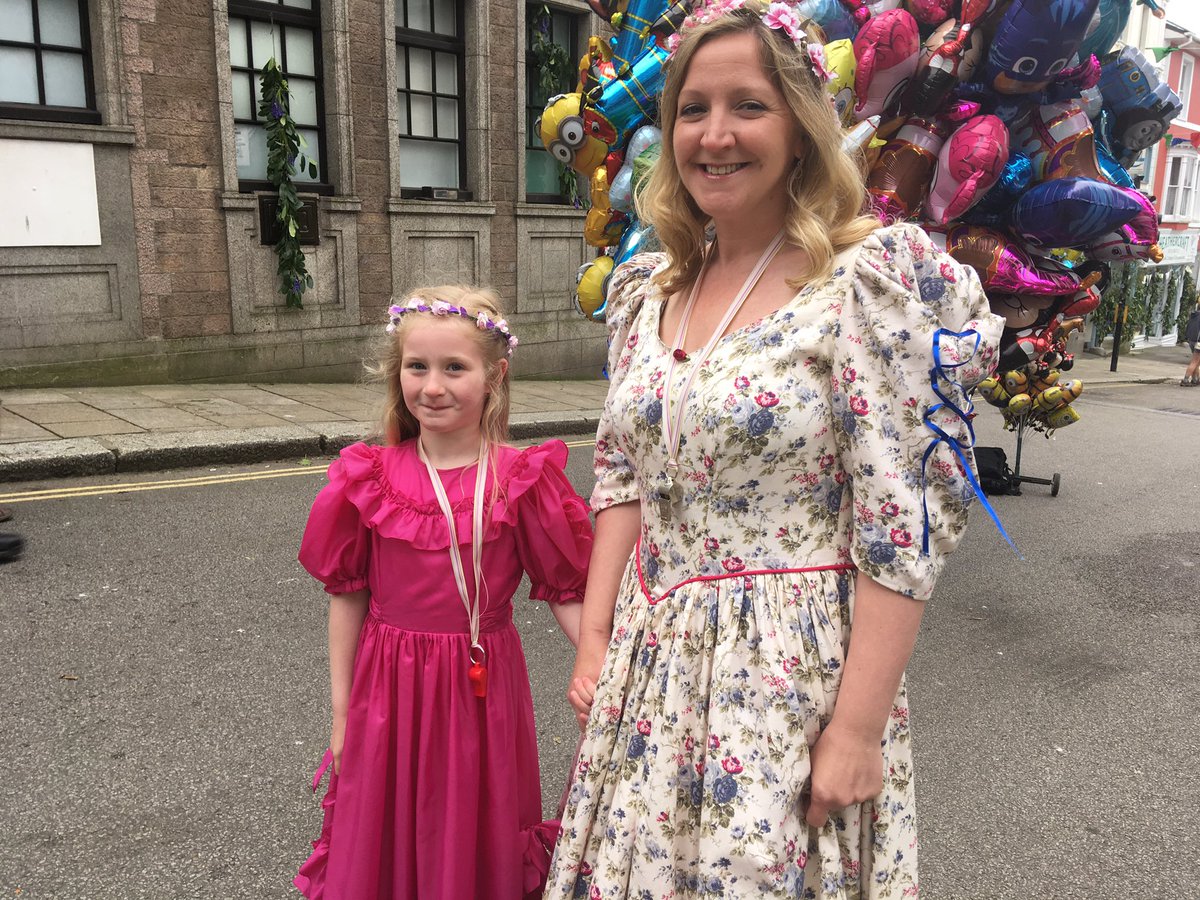 BBCCornwall's tweet photo. This was #FloraDay2018 .. are you ready for the biggest day in the #Helston calendar? @RebeccaLWills was born ready!
@CornishKennedy will be there at #Breakfast Wednesday to bring you all the atmosphere and the beat of the 0700 #FloraDay drum https://t.co/WjAMw8n8Sc