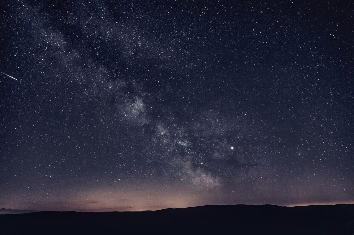 No moon, clear skies, perfect for watching the Milky Way rising over the Teifi pools at the weekend. An Eta Aquariid meteor just made it into the frame on the left. #darkskies #cambrianmountains #ceredigion <a href="/VisitCambMtns/">The Cambrian Mountains ❤️🏴󠁧󠁢󠁷󠁬󠁳󠁿⛰✨</a> <a href="/visitceredigion/">Discover Ceredigion</a> <a href="/visitwales/">Visit Wales 🏴󠁧󠁢󠁷󠁬󠁳󠁿</a> @VisitMidWales <a href="/StormHour/">#StormHour</a>