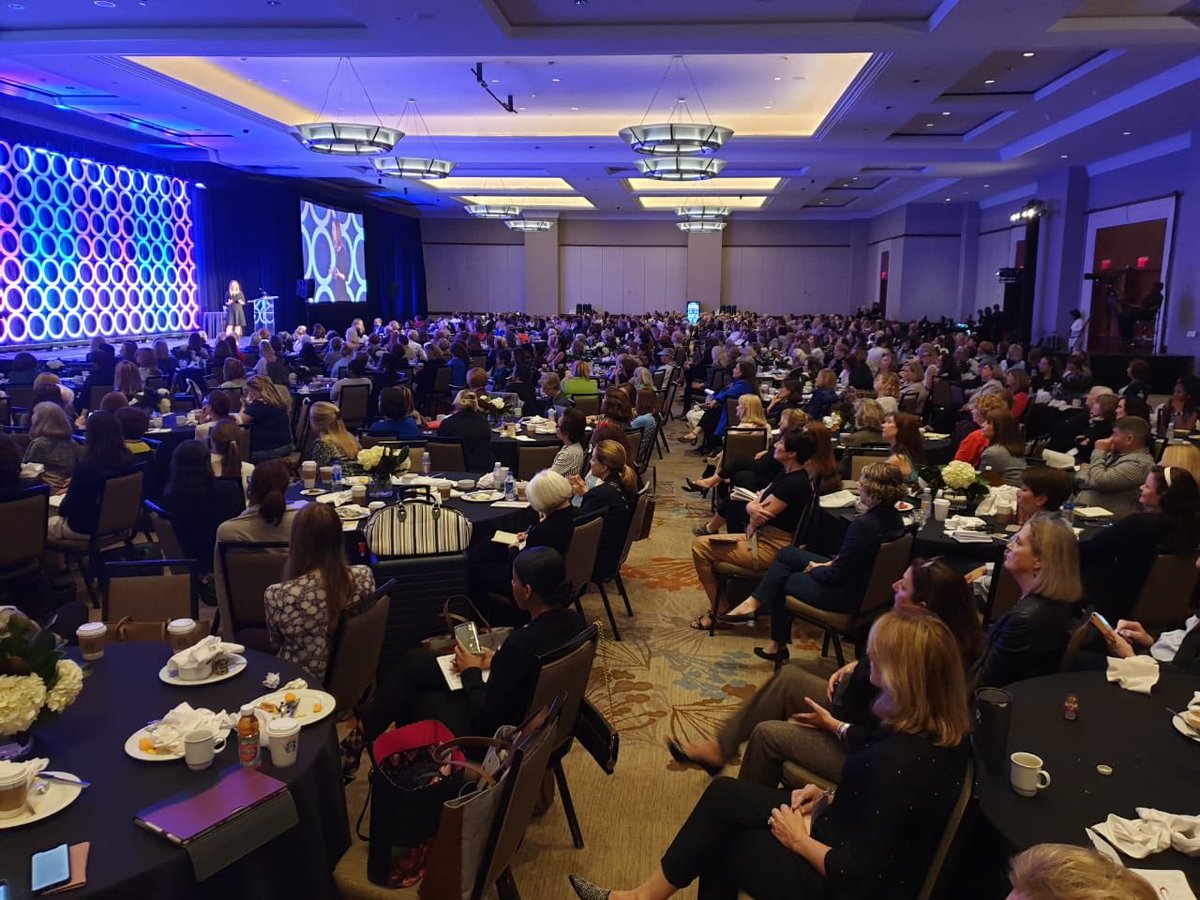 WPO_SouthAfrica's tweet photo. A packed room at the final day of the #WPOLeadingUp , all hanging onto every single word from @susancain. #wpo #womenentrepreneurs #success #winning https://t.co/50dqQQo8Kp