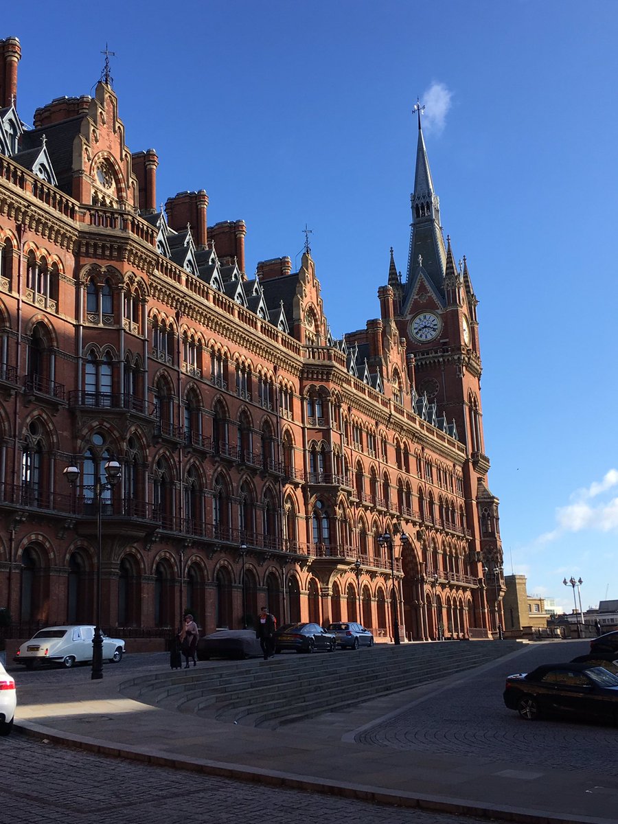 NASBTT's tweet photo. It’s a lovely morning in London. Looking forward to spending the next two days working with 30 staff from SCITT and School Direct Lead Schools on our Level 3 #TeacherEducatorProgramme. Safe travels everyone. https://t.co/IXYxkmriH5