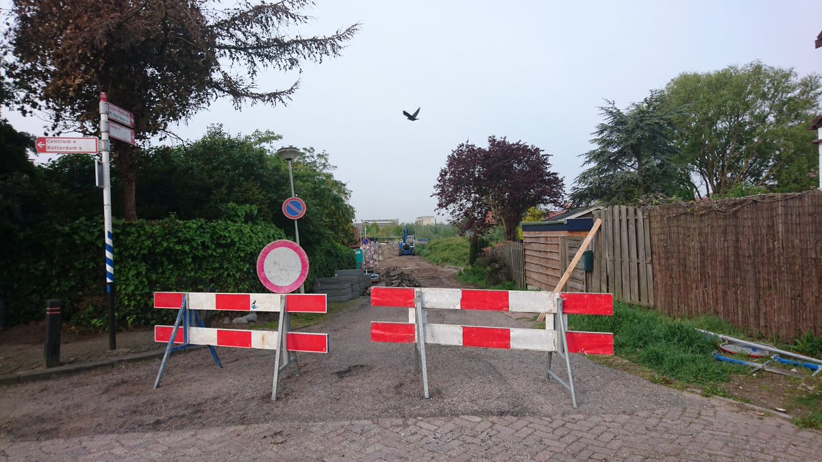 Eindelijk wordt er aan de weggewerkt bij Rhoon/Barendrecht nabij het schaapje