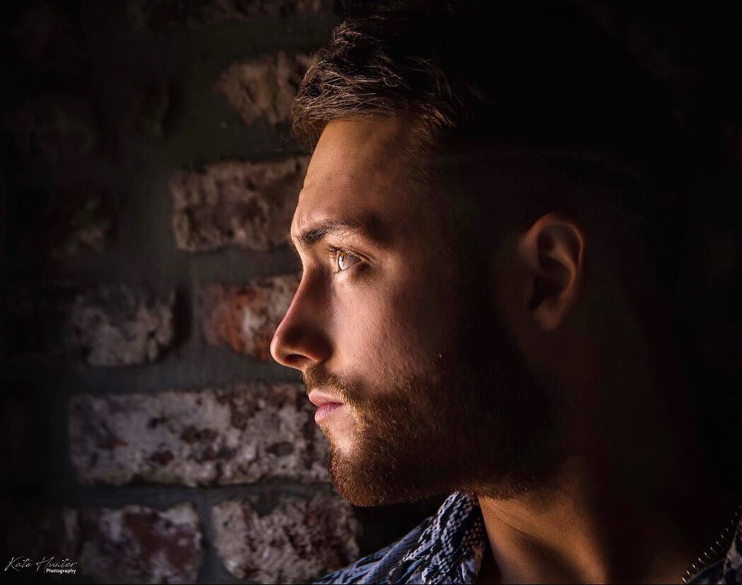 Stay patient, trust the journey &amp; work hard in the meantime!👊

Good things take time &amp; consistent effort. It can be easy to get frustrated &amp; loose patience. But patience is key if you want long term success.

Happy Tuesday folks! Keep smiling! Keep posing next to brick walls!🤪