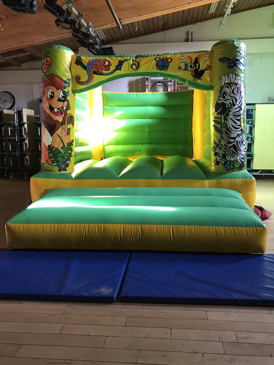 stjohnscen20's tweet photo. All ready for today’s sponsored bounce! #SJA #SponsoredBounce #FundRaising #TeamStJohns #GreenAndYellow https://t.co/cuTcLBAxSu