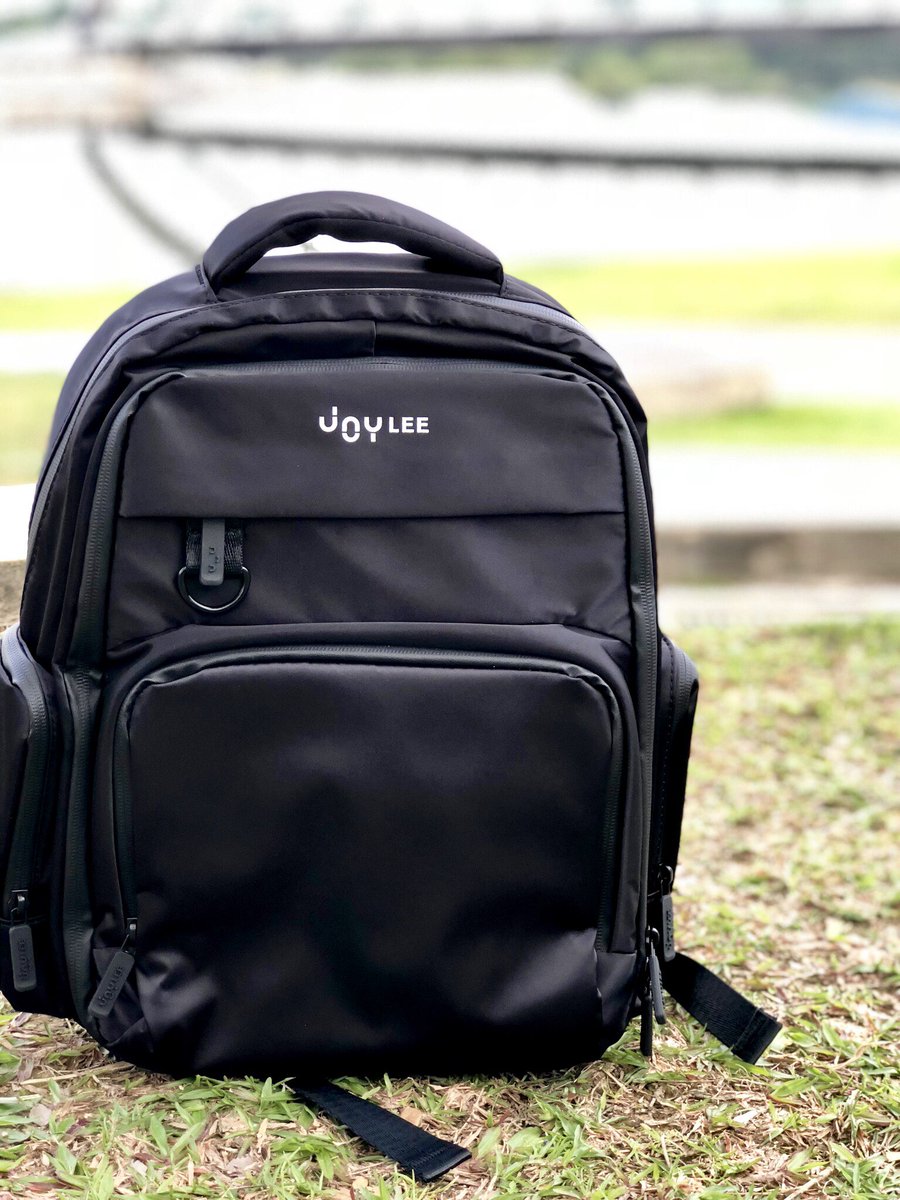 rodiah_amir's tweet photo. Joylee Olber Series Traveller Backpack bkn hanya untuk parents yang ada anak kecil tapi sesuai utk adult yang lain juga sbb ⬇️

Ada hidden security pocket
Design yang ergonomic
Scratch &amp; water resistent
Ada 20 pockets
Stroller straps support
Insulated Pockers
#momblogger #joylee https://t.co/SxoKOTD53s