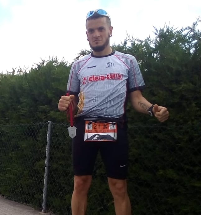 EscaldatsS's tweet photo. Diumenge 28 abril el super Fede va fer el Trail d'Avia de 14km acabant en 25e lloc, felicitats campio!!! 
#escaldatsteam
#elesaganter
#tugawear
#escaldatssúria
#centreexcursionistadesúria
#ferreteriasuria
#fissuria
@escaldatssuria
@tuga.wear
@centreexcursionistasuria
@fisiosuria https://t.co/44LrWE8DWi