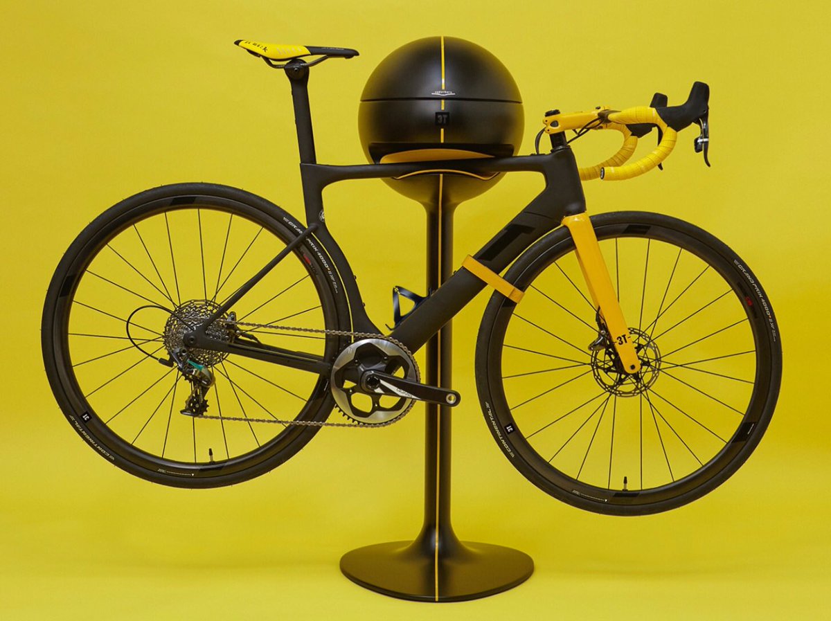 Breaking news! Revealed today a first-of-kind partnership: the limited combo edition NEOS 3T. Bespoke graphics for our cycling station matching the gorgeous Strada Stealth Team bike.
➢ Follow us also on Instagram -> instagram.com/vadolibero
#Vadolibero #VadoliberoNeos #3Tbike