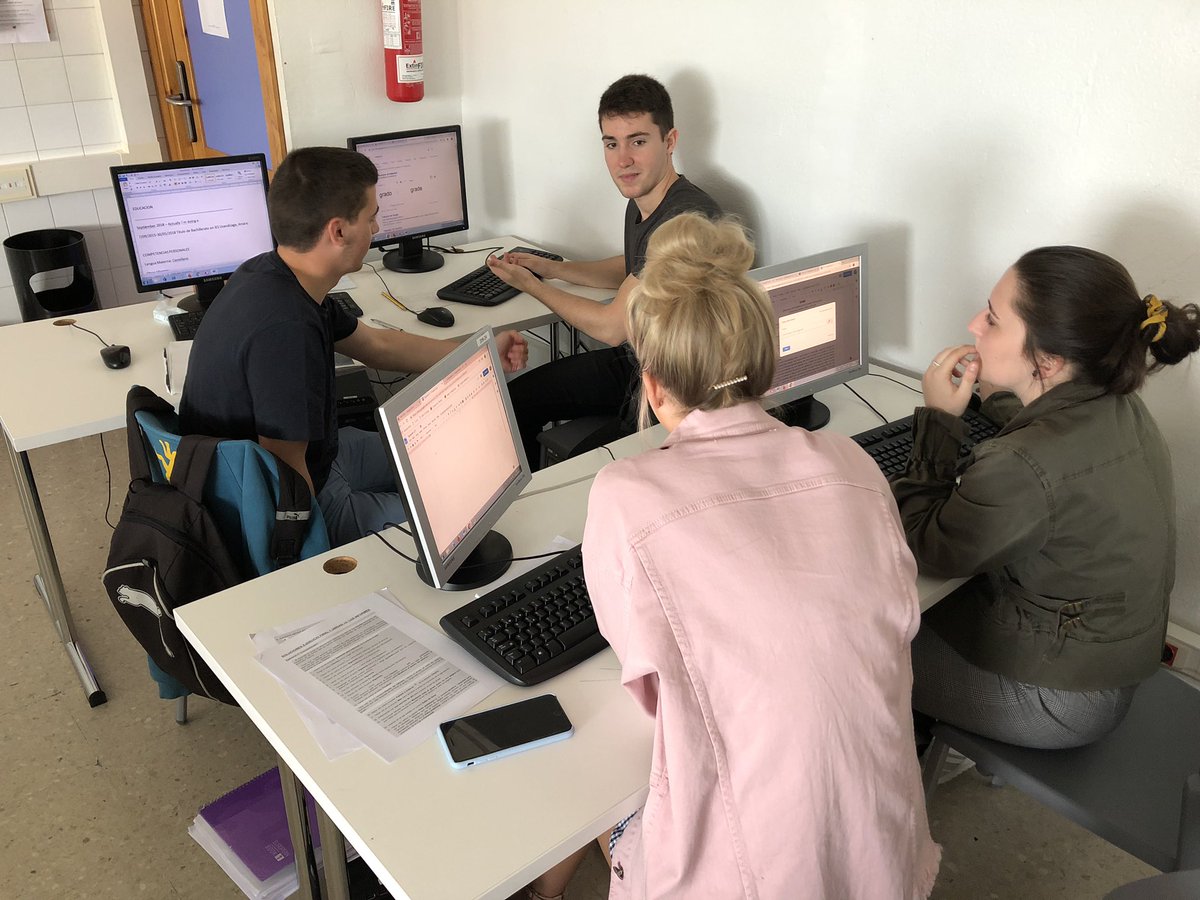 BusinessMenai's tweet photo. Gweithio yn galed / Working hard #Erasmus #EuropeanExchange https://t.co/xvQRvMgqIy