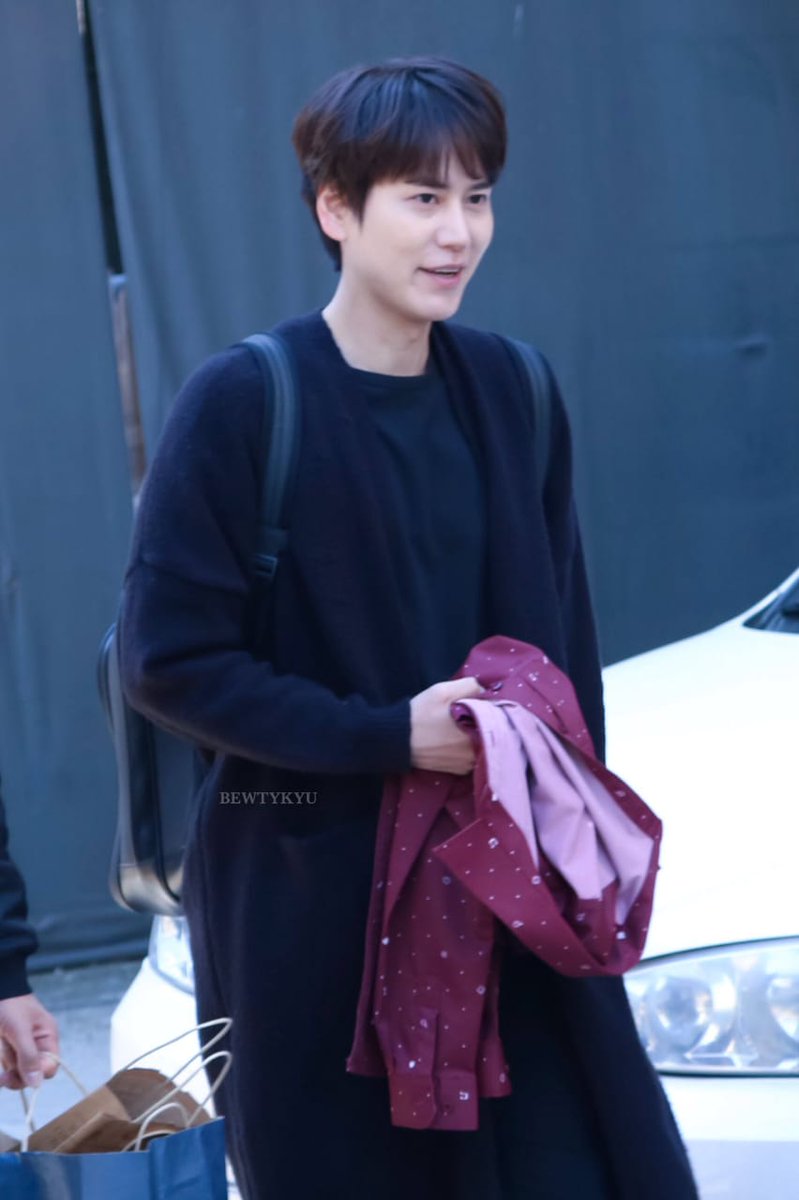 Nimungg's tweet photo. Selamat atas kembali nya Kyuhyun oppa, Penantian elf selama 9 tahun tak sia² @GaemGyu #KYUHYUN  #KyuHyunComeBack #SuperJunior #ChoKyuhyun #sj
Semoga xiumin oppa bisa menjalankan tugasnya dengan bijak @weareoneEXO 
#XIUMIN_always_you #XIUMIN #XiuminFreezeTime #EXO https://t.co/F14tIkHcUS