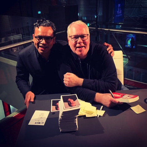 MauriceSeleky's tweet photo. Meeting the one and only @BretEastonEllis again in Amsterdam. #writers #novels #thisisnotanexit https://t.co/dO4SPaPA13