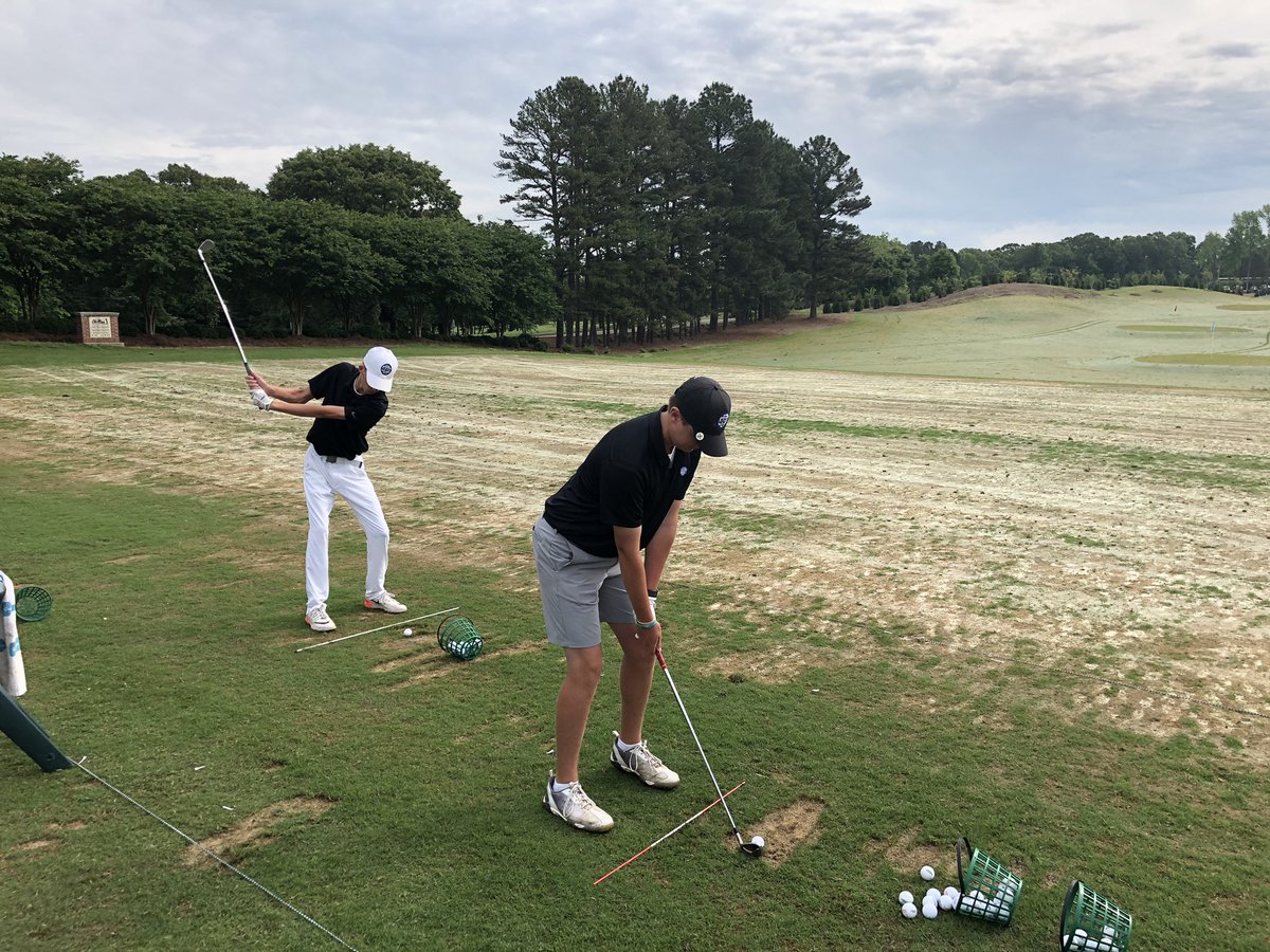 OSHSgolfcoach's tweet photo. Warmups Day 2 of the 6A State Championships https://t.co/MtBVxzWQIj